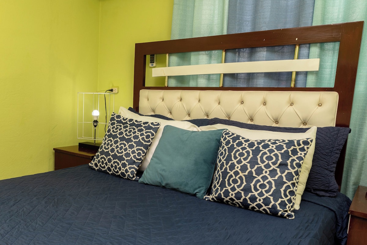 Standard Room | Egyptian cotton sheets, premium bedding, down comforters