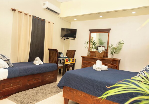 Family Double Room | Egyptian cotton sheets, premium bedding, down duvets - Hotel Simona (La Romana)