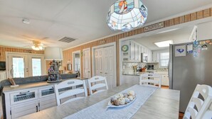 Dining - Conflict of Interest - 3 Bedroom, 2 Bath House with Private Saltwater Pool (Garden City Beach)