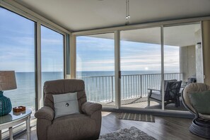 Unclassified image, 3 of 31, button