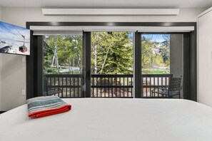 3 makuuhuonetta, silitysrauta/-lauta, ilmainen Wi-Fi, vuodevaatteet
