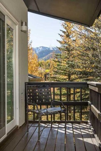 RMR: Four Seasons I Unit 6 Condo in Teton Village