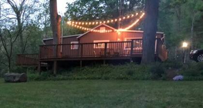 Cabin at the river of the little owls!! 2 bedroom cottage directly on the river.