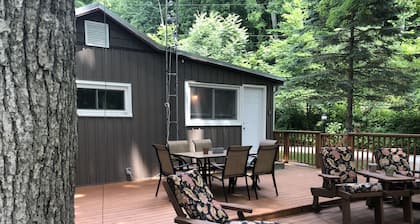 Hütte am Fluss der kleinen Eulen !! 2-Zimmer-Ferienhaus direkt am Fluss.