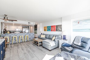 Smart TV, books, stereo - Pure luxury in North Myrtle Beach (North Myrtle Beach)