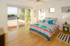 5 habitaciones, tabla de planchar con plancha y cuna de viaje 