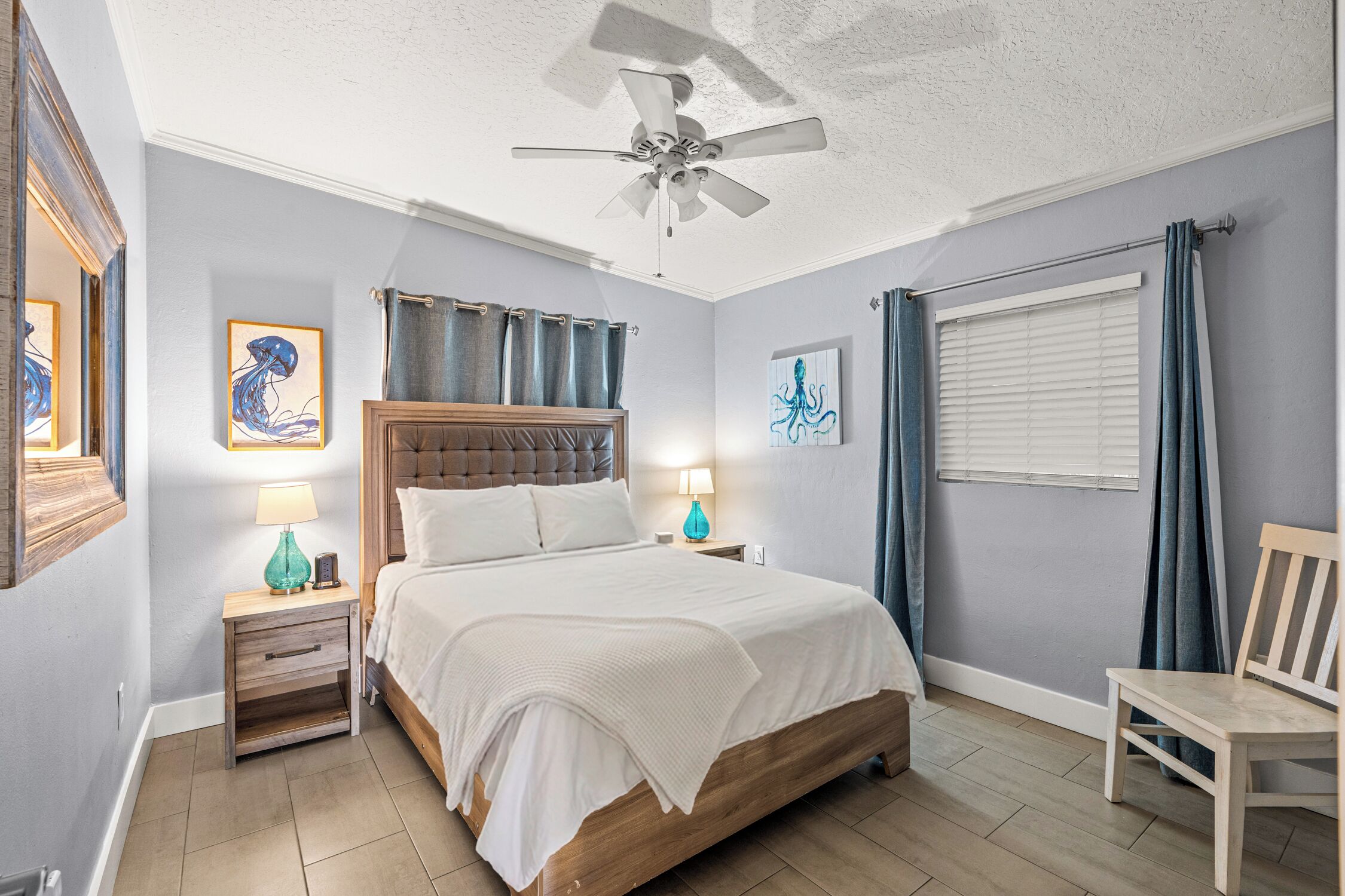 3 makuuhuonetta, työpöytä, silitysrauta/-lauta, ilmainen Wi-Fi