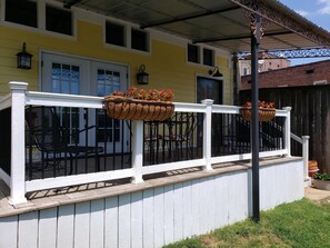 Terrace/patio - The Cottage in the Historic South Main Arts District, Walk Everywhere Downtown (Memphis)
