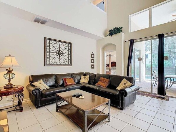 Smart TV, tenis de mesa y oficina 