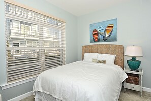 4 bedrooms, iron/ironing board, free WiFi