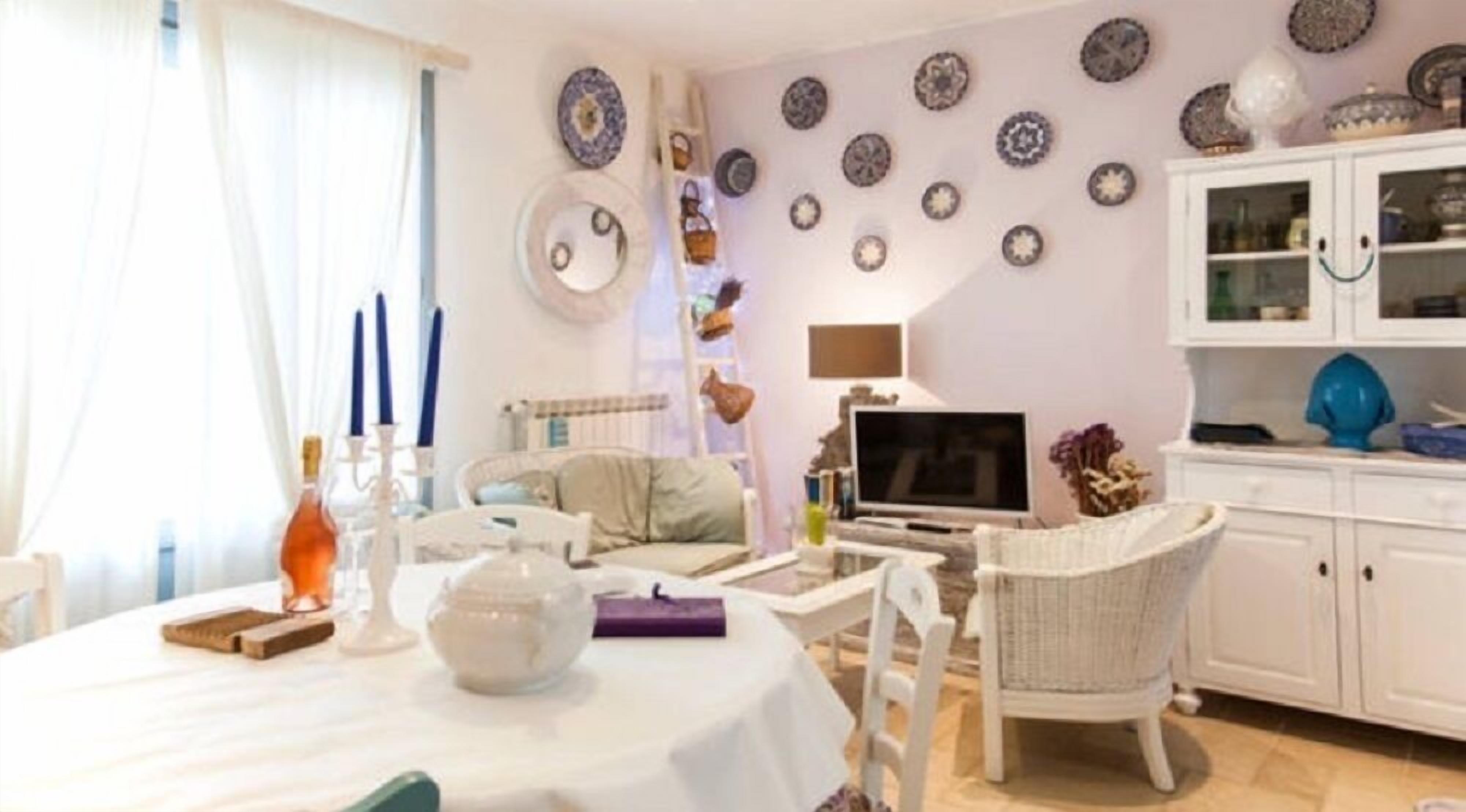 Luxe appartement, 2 slaapkamers, keuken, in toren | Dineren in de kamer