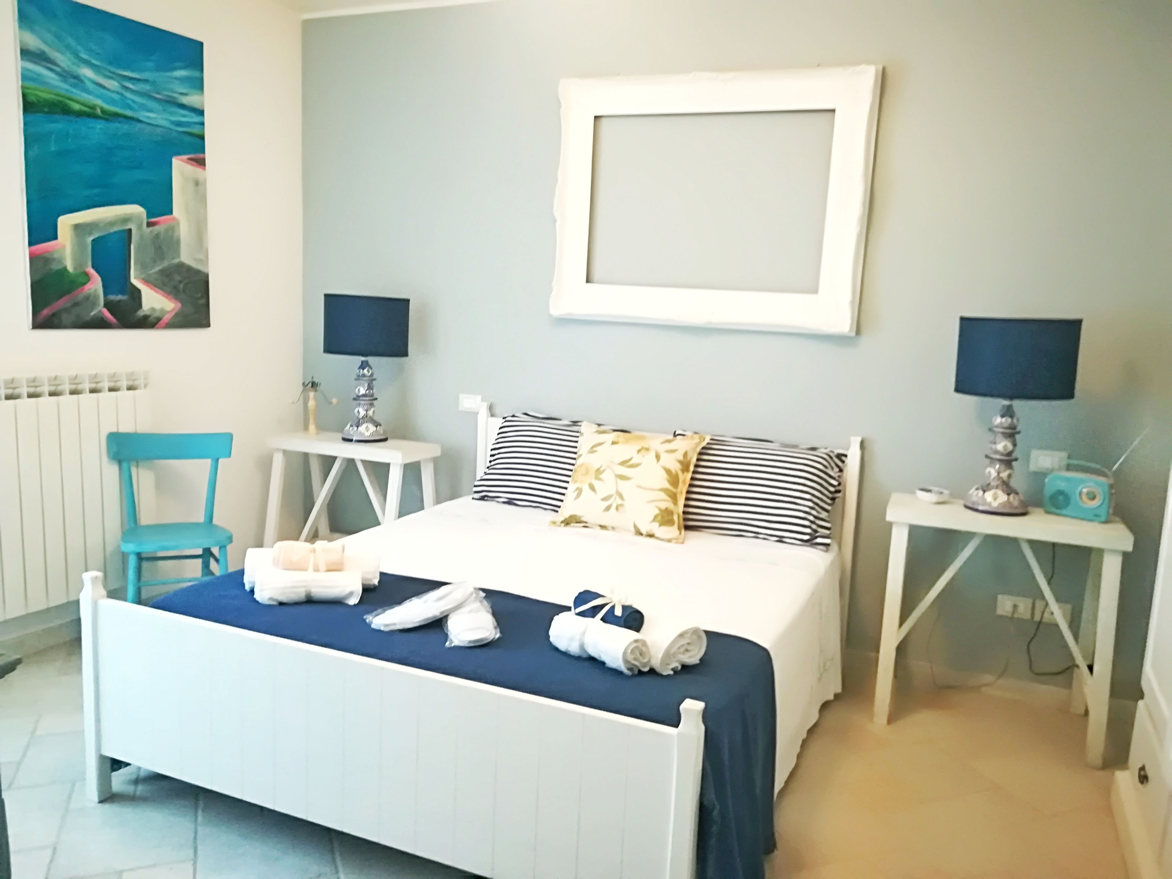 Deluxe appartement, 2 slaapkamers, keuken, uitzicht op de binnenplaats | 1 slaapkamer, luxe beddengoed, een kluis op de kamer, een bureau