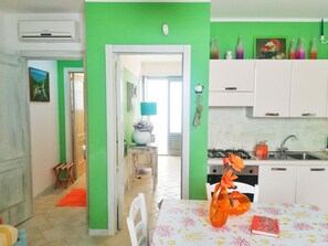 Deluxe Apartment, 1 Bedroom, Kitchenette, Ground Floor | In-room dining - Le Terrazze (Otranto)