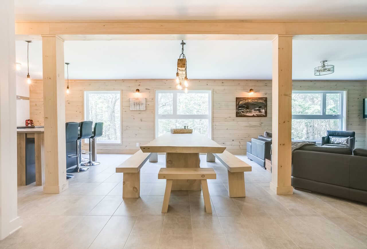 Comfort Chalet, 4 Bedrooms | In-room dining