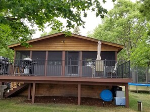 Exterior - Beautiful Home on Lake Washington - Pontoon Included with Rental! (Darwin)