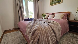 1 bedroom, desk, iron/ironing board, free WiFi