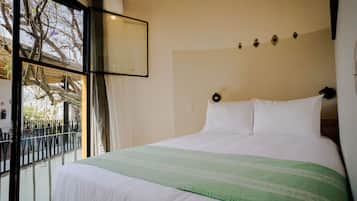 Kamar Single Basic, 1 Tempat Tidur Double | Seprai antialergi, selimut bulu angsa, brankas, dan setrika/meja setrika