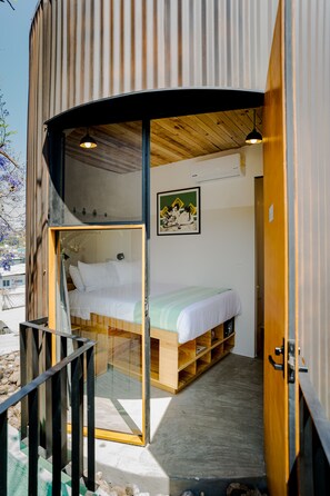 Habitación individual básica, 1 cama doble | Ropa de cama hipoalergénica, edredones de plumas, caja fuerte