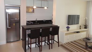 Apartment, Hot Tub (1035) | Private kitchen - Apto Alto Padrão Com Banheira de Hidro (Bombinhas)