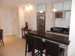 Apartment, Hot Tub (1035) | Private kitchen - Apto Alto Padrão Com Banheira de Hidro (Bombinhas)