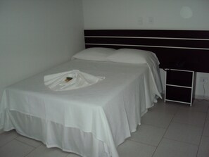 デラックス アパートメント ダブルベッド 1 台 | ミニバー、セーフティボックス (室内)、デスク、遮光カーテン