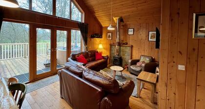 Blockhaus mit Whirlpool Ruhige Lage, Ufer des Loch Awe, Angelrechte