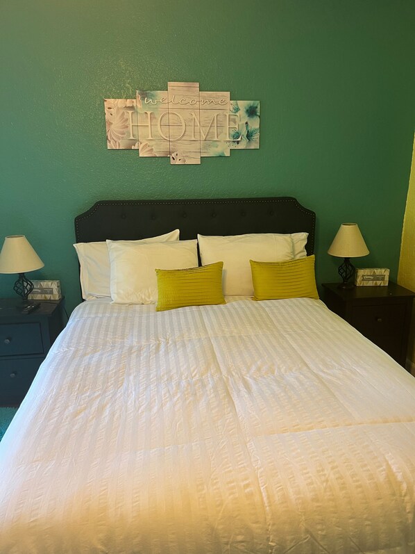 Premium-Studio, 1 Queen-Bett, Nichtraucher, Gartenblick | 1 Schlafzimmer, Bettwäsche aus ägyptischer Baumwolle