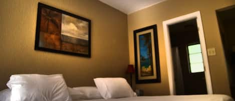 1 bedroom, Egyptian cotton sheets, premium bedding, soundproofing