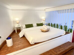 3 bedrooms, soundproofing, iron/ironing board, travel crib - APARTMENT IN THE HEART OF PALERMO (Palermo)