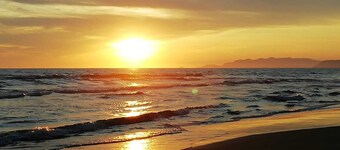 ROMANTIC VILLA WITH GARDEN, BBQ, WI FI, AIR CONDITIONING