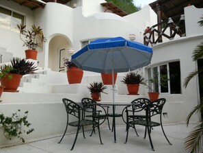 Terrace/patio - Hotel Boutique Casa Blanca del Sol (Santa María Huatulco)