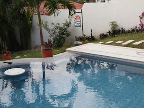 Outdoor pool - Hotel Boutique Casa Blanca del Sol (Santa María Huatulco)