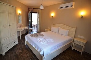 Habitación doble estándar, vista al mar | Wifi gratis