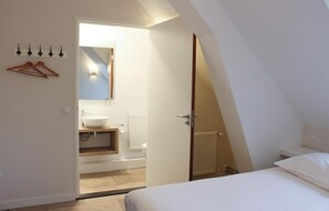 12 Schlafzimmer, Reisekinderbett, kostenloses WLAN