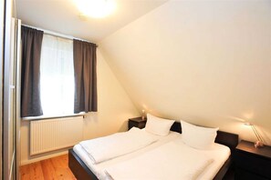 2 bedrooms, WiFi, bed sheets