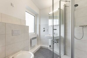 Douche, sèche-cheveux