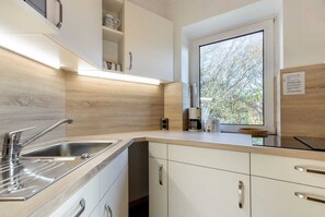 Kühlschrank, Mikrowelle, Geschirrspüler