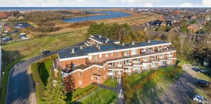 Unclassified image, 4 of 19, button