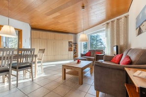 Unclassified image, 5 of 19, button