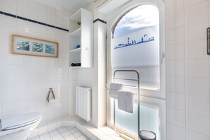 Een douche, een haardroger