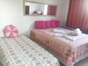 1 bedroom, bed sheets
