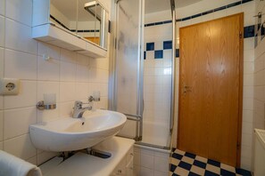 Douche, sèche-cheveux