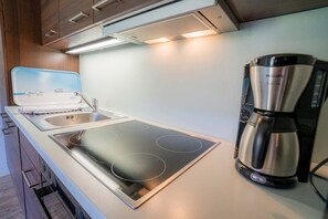 Réfrigérateur, four, lave-vaisselle