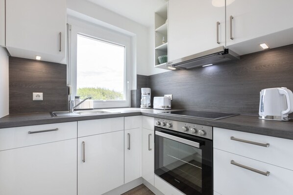 Køleskab, mikrobølgeovn, ovn, opvaskemaskine