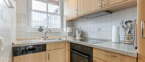 Fridge, oven, dishwasher