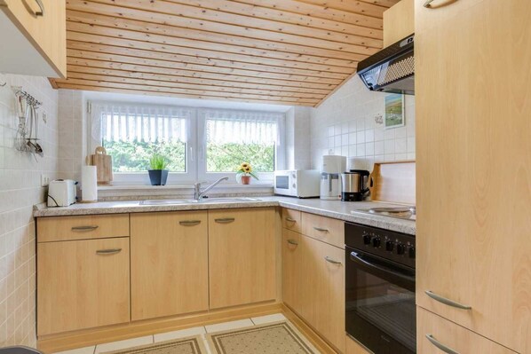 Kühlschrank, Mikrowelle, Ofen