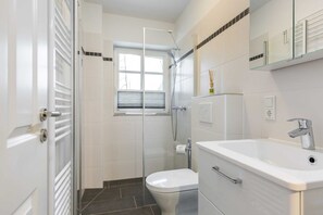 Douche, sèche-cheveux
