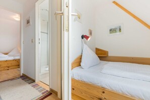 Unclassified image, 5 of 20, button