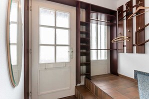 Unclassified image, 2 of 20, button