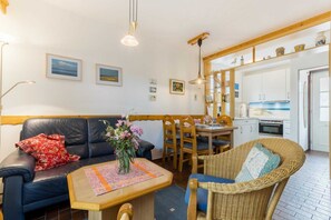 Unclassified image, 4 of 20, button